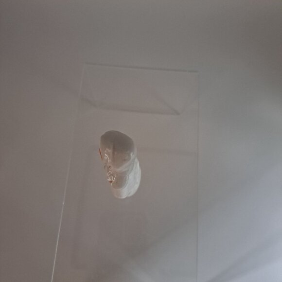 Luster Girl with Bonnet Figurine Vintage Ceramic White With Gold Accents - Picture 7 of 8